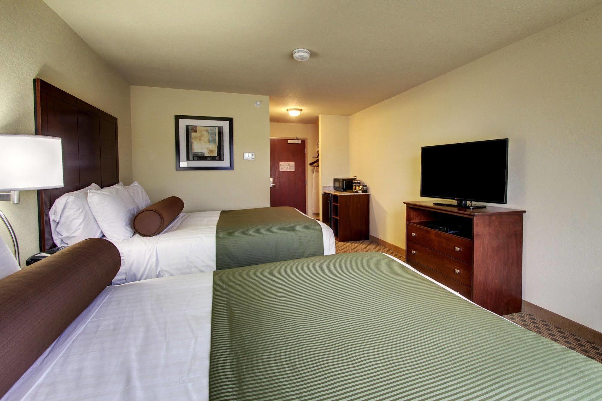 Cobblestone Inn And Suites - Eaton מראה חיצוני תמונה