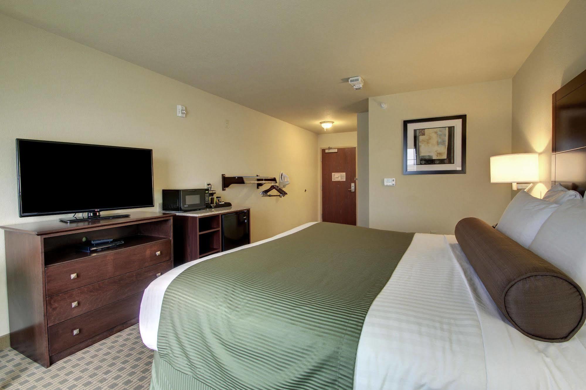 Cobblestone Inn And Suites - Eaton מראה חיצוני תמונה