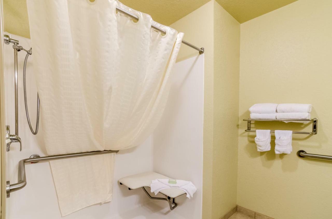 Cobblestone Inn And Suites - Eaton מראה חיצוני תמונה