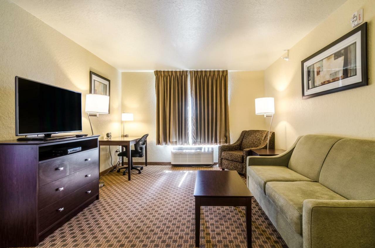 Cobblestone Inn And Suites - Eaton מראה חיצוני תמונה