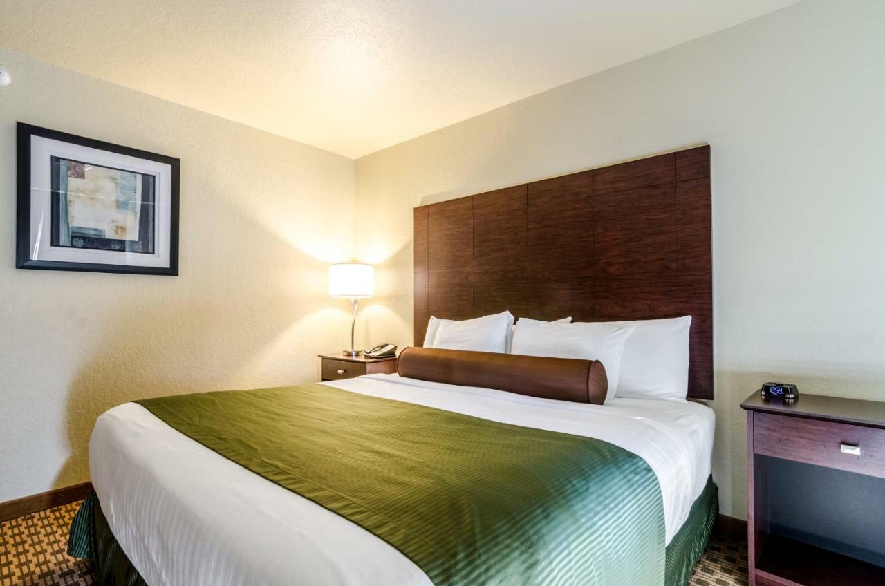 Cobblestone Inn And Suites - Eaton מראה חיצוני תמונה