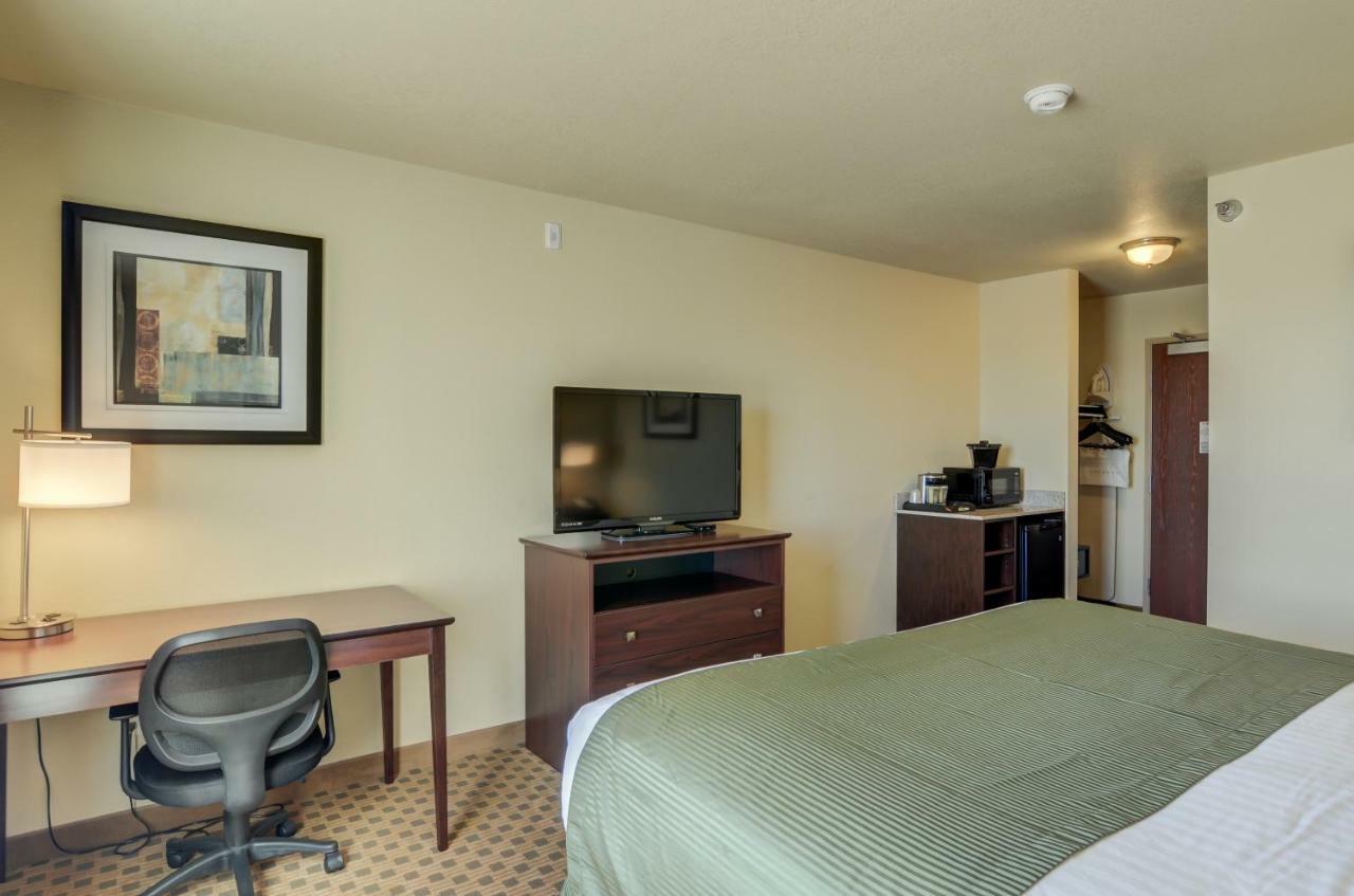 Cobblestone Inn And Suites - Eaton מראה חיצוני תמונה